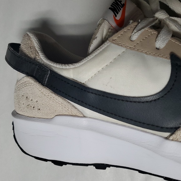 Nike Waffle Debut Womens Sneakers Size 9 Cream Tan Black - Picture 5 of 16